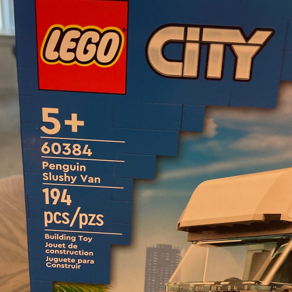 LEGO City Penguin Slushy Truck Set  Brand New in Box - Picture 9 of 9